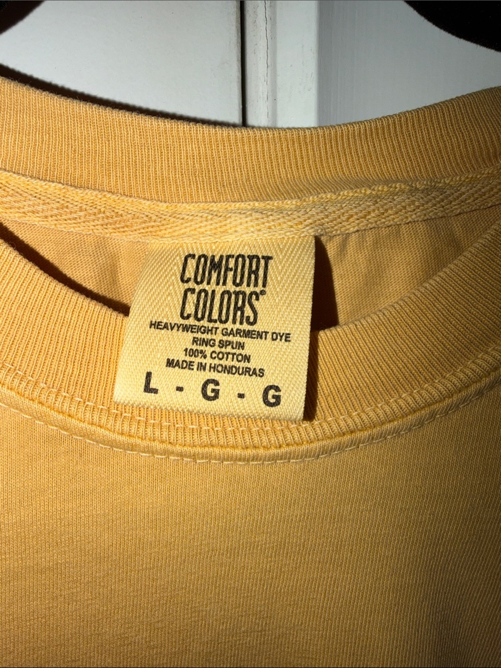 Comfort Colors Texas Chica Women’s Graphic Tee, Mustard NWOT - Picture 4 of 4